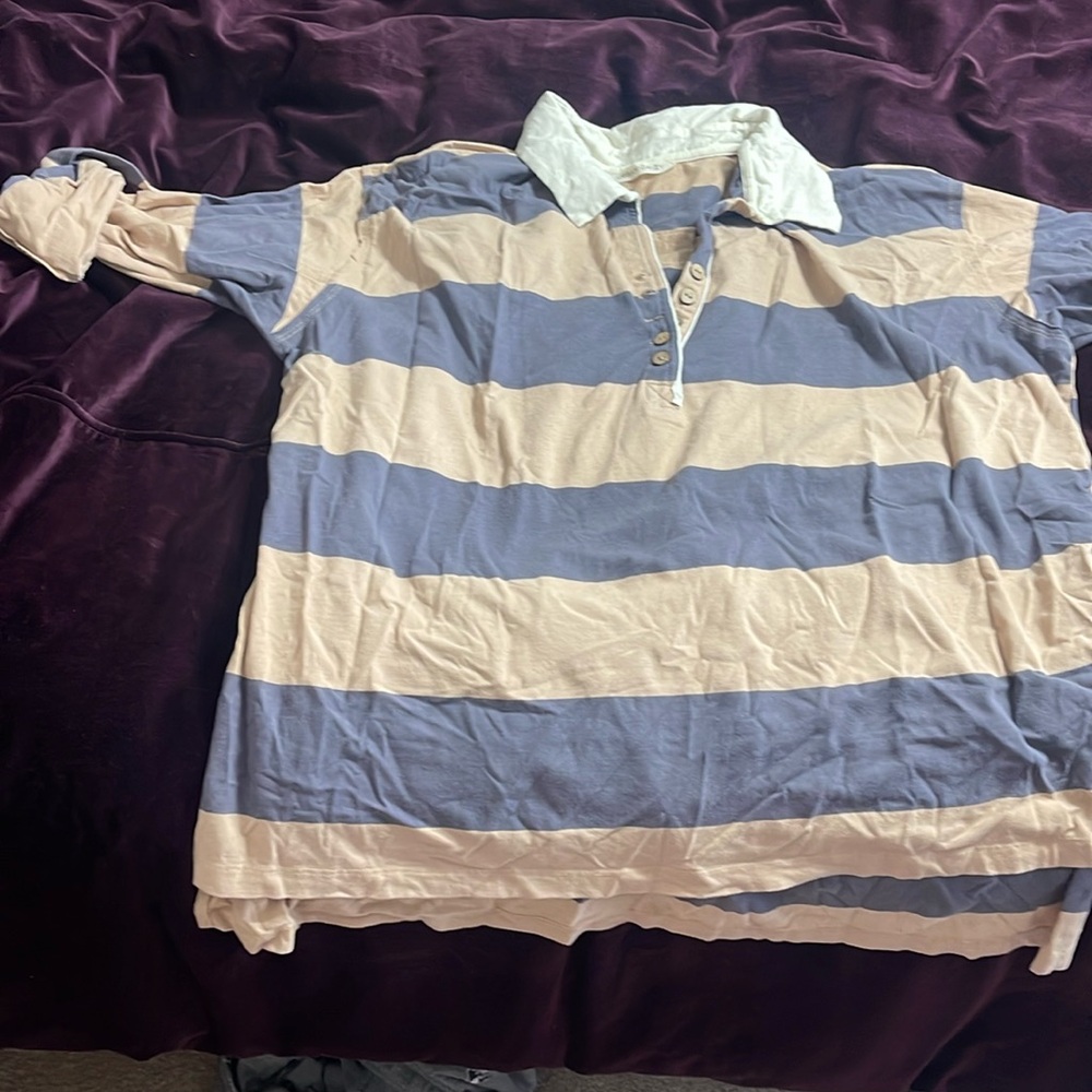 Urban Daizy sz Small collared shirt with roll up sleeve -boutique purchase